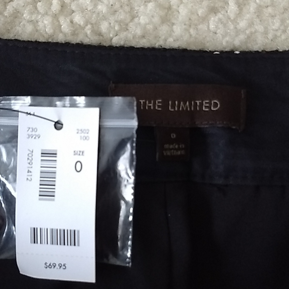 Limited Skirt - Picture 6 of 8